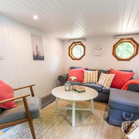 Extraordinary Huts Ltd Villa ไรย์ ภายนอก รูปภาพ