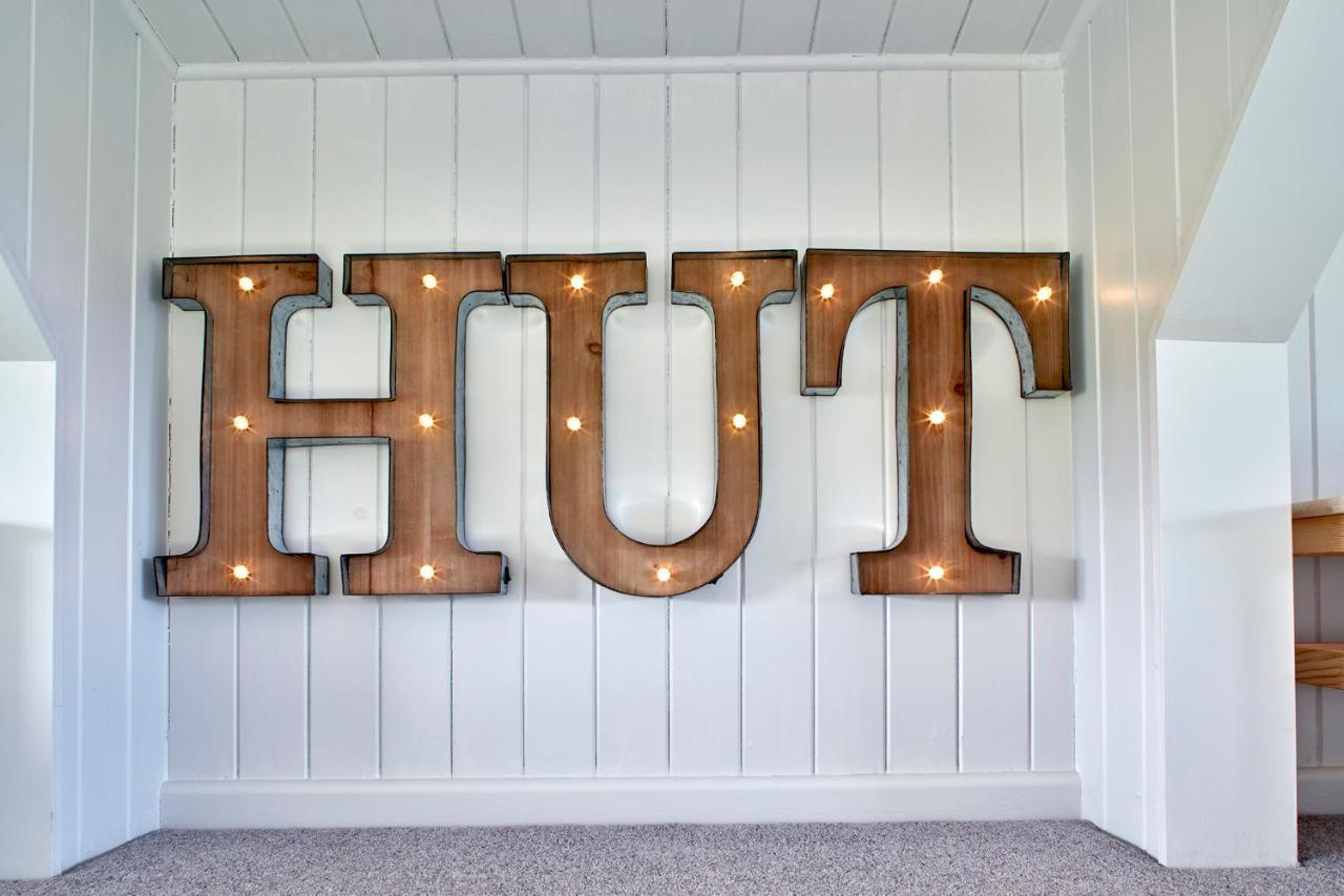 Extraordinary Huts Ltd Villa ไรย์ ภายนอก รูปภาพ